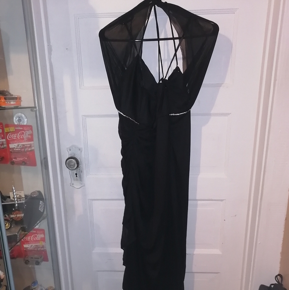 Elegant Dress - Picture 2 of 2